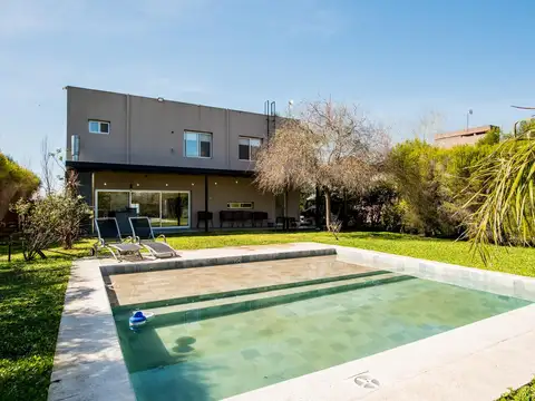 Oportunidad Casa Puerto Roldan 3 dormitorios con pileta