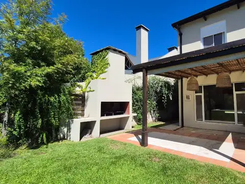 Casa en Alquiler en Los Ceibos, USD 2.200