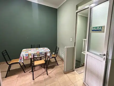 PISO UNICO 4 AMBIENTES AL FRENTE EN 1° PISO