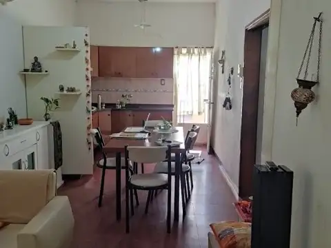 Casa 4 ambientes con 1 baño