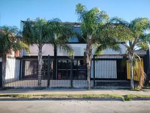 SE ALQUILA LOCAL COMERCIAL. APTO DIVERSOS RUBROS.
