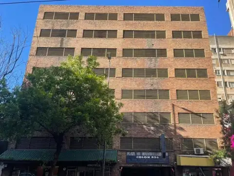 3 COCHERAS EN VENTA AV COLON 836