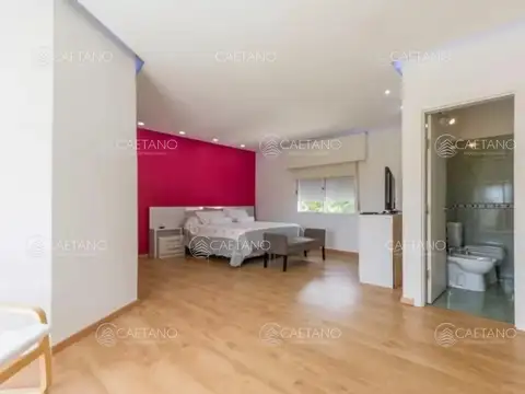 Casa 6 ambientes con 4 baños