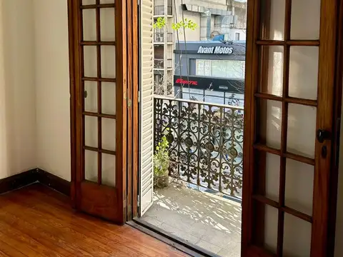 Avenida Pueyrredón 900