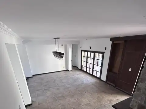 Casa en Venta con 6 cocheras