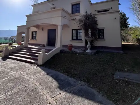 Venta casa con pileta y sauna en Club de campo El Tipal, Salta 100