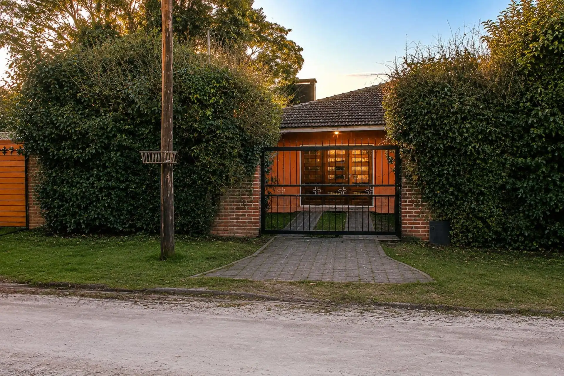 Venta casa 3 ambientes Colinalegre