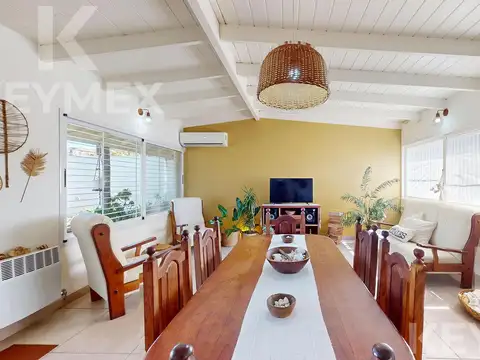 Casa en Venta con 4 cocheras