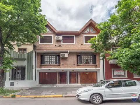 Venta PH en Coghlan con doble cochera y patio