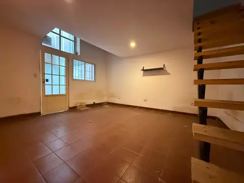 Depto Tipo Casa 2 ambientes con 1 baño