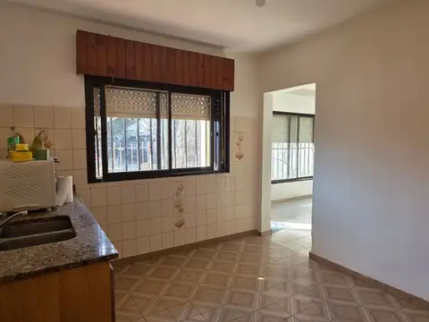 Casa 2 ambientes con 1 baño