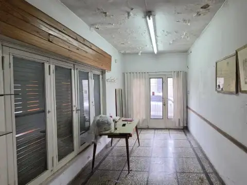 CASA A LA VENTA EN EL CENTRO DE LIBERTAD, MERLO - BS.AS.