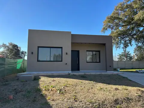VENTA  CASA 3 AMBIENTES DEL VISO PILAR
