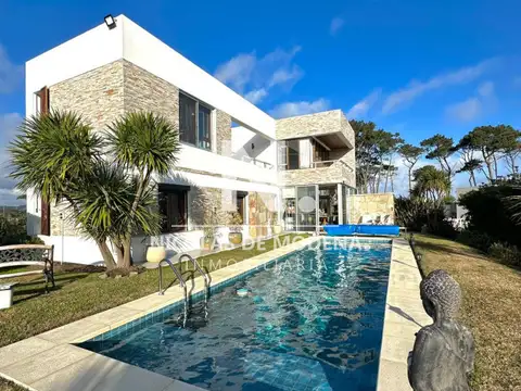 Vende casa de 4 dormitorios en Tio Tom, Punta Ballena 