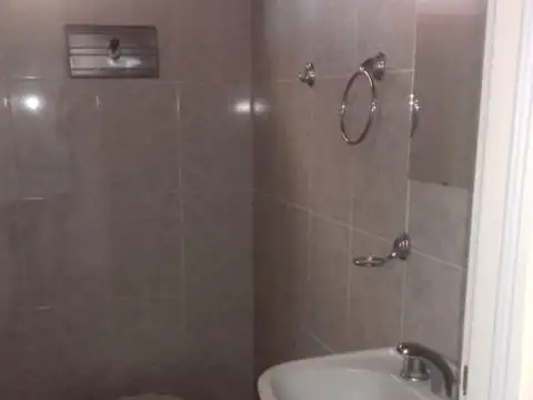 Casa - Venta - Argentina, Lobos - Pres. Peron 1400
