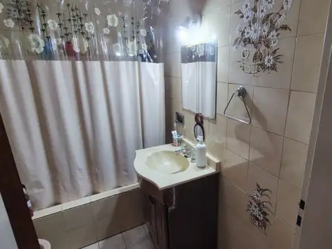 Depto Tipo Casa en Venta en Moron Sur, USD 72.000