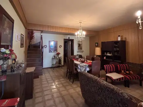 Depto Tipo Casa 4 ambientes con 2 baños