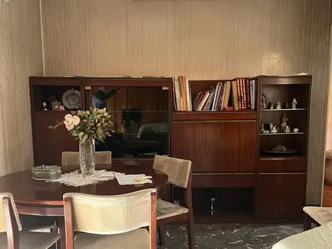 Departamento 6 ambientes con 2 baños