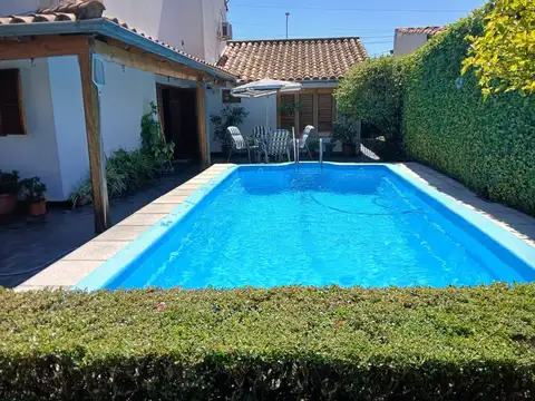 VENTA CASA 8 AMBIENTES EN LANUS FINANCIA