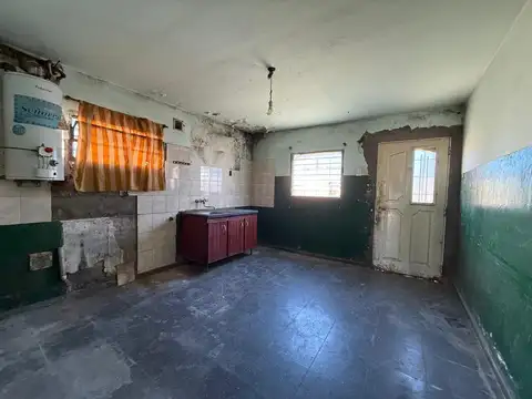 Casa en Almirante Brown 1541