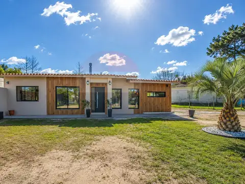 Casa 5 ambientes con 4 baños