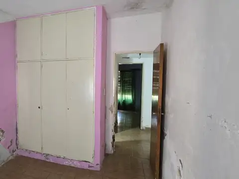 Casa 5 ambientes con 1 baño