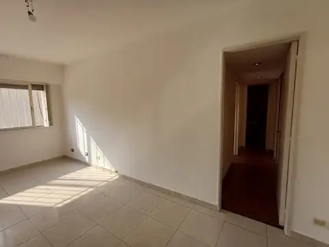 Avellaneda 100, Piso 2