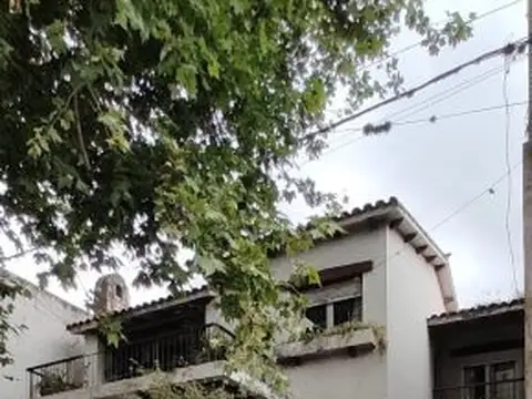 Casa de 4 dormitorios  San Martin al 4200