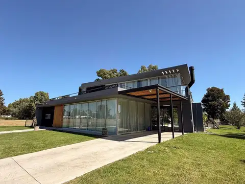 Casa en Venta en Área 60, USD 200.000