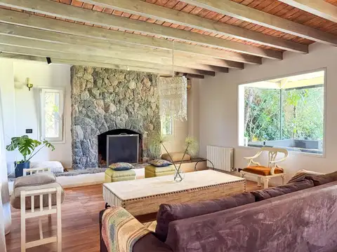 Casa 7 ambientes con 3 baños
