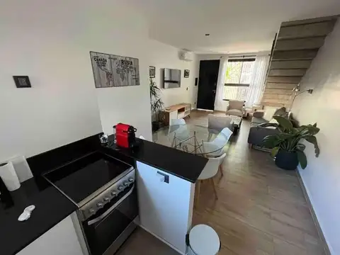 Departamento en alquiler - 2 Dormitorios 1 Baño - 120Mts2 - Coghlan 