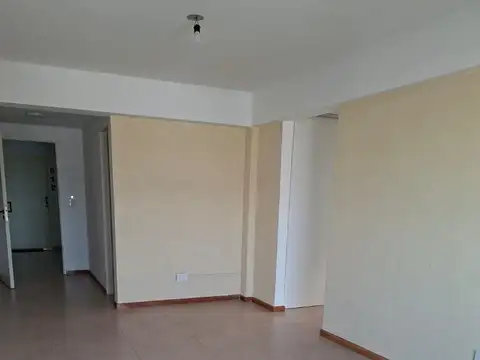 Departamento en Alquiler en Ituzaingo Norte, $ 600.000