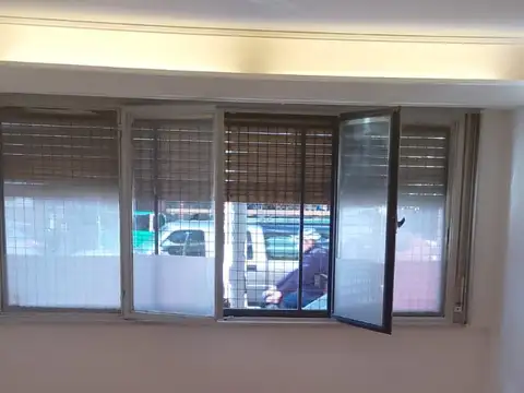 3 AMB- *APTO PROFESIONAL*- FRENTE - PLANTA BAJA- IDEAL CONSULTORIO- ESTUDIO-