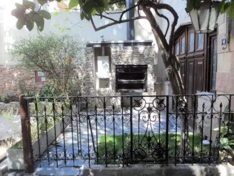 Especial duplex de 2 amb c/patio y parrilla- Cochera fija descubierta-