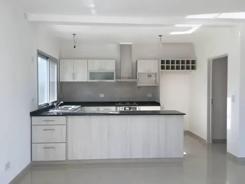 Casa 6 ambientes con 3 baños