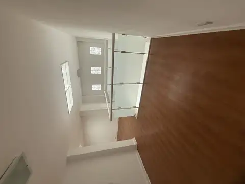 Casa en Alquiler con 1 cochera