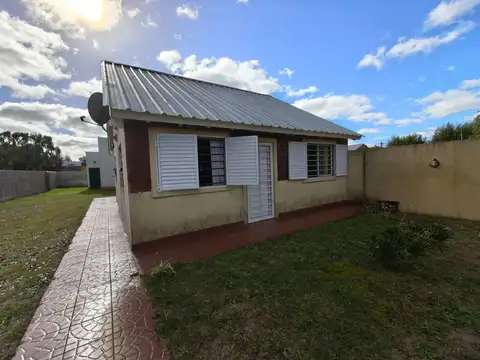 CASA VENTA EN BLOQUE CON DEPARTAMENTO MAR DEL TUYU