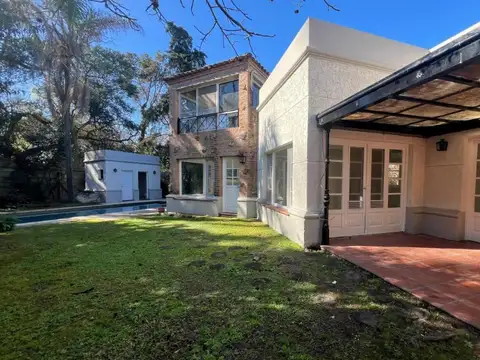Casa 5 ambientes con 3 baños
