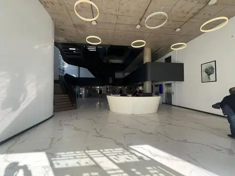 Alquiler oficina en 3er piso complejo empresarial