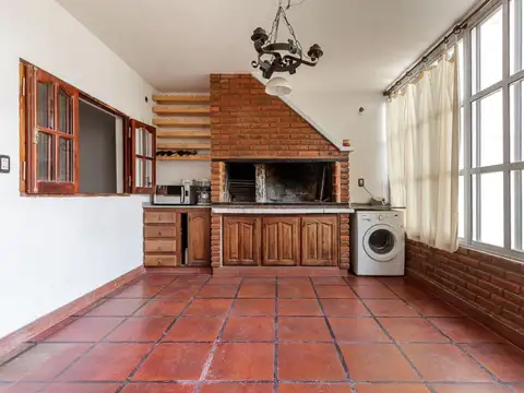 CASA VENTA DESARROLLADA EN PB Y PA.