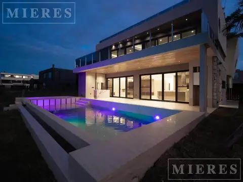 Casa en venta en el barrio El Yacht, Nordelta