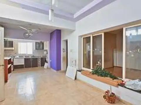 Casa en Fuhr 1267, Azcuénaga