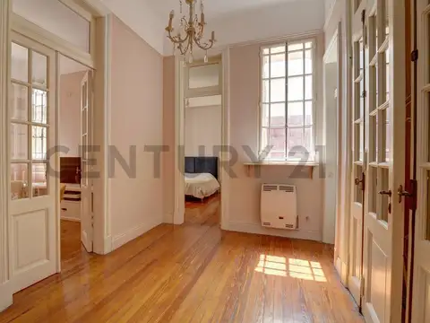 Venta SEMIPISO 4 ambientes APTO profesional en edificio de época RECICLADO con patio y parrilla – Ca