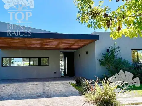 Casa en venta en El Cantón Puerto-  Escobar