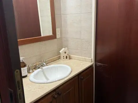 Hermosa casa en Parque Leloir rodeada de increíble arboleda