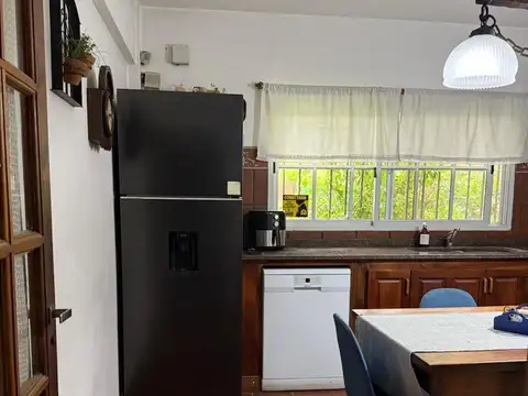 Casa 5 ambientes con 3 baños