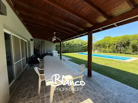 Casa 3 ambientes con 2 baños