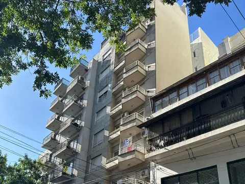 ALQ 2AMB LUMINOSO, BAÑO, COCINA Y BALCÓN, , COCHERA FIJA , AMENITIES