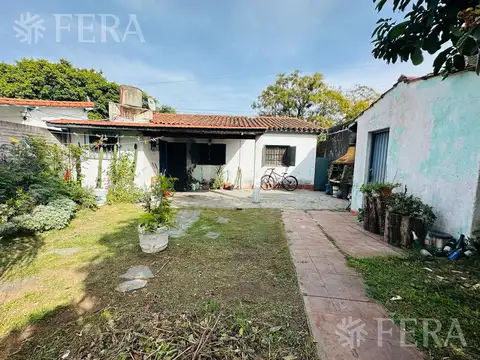 Venta de Casa 4 ambientes con cochera y fondo libre en Quilmes Oeste (31722)