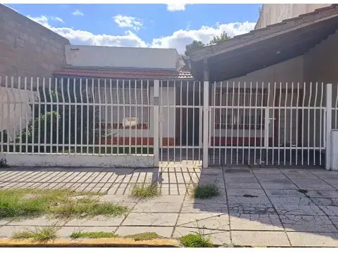 Casa en Venta 3 Ambientes con Garage – Lote 8,66 x 44 m – San Justo – Nuevo Precio Apto Crédito...